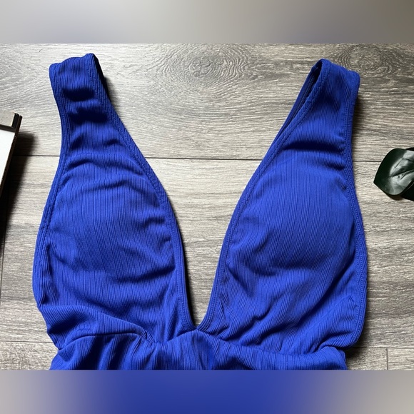 Vix swimwear Milano luana plunge neck one piece in Klein blue - Picture 4 of 11